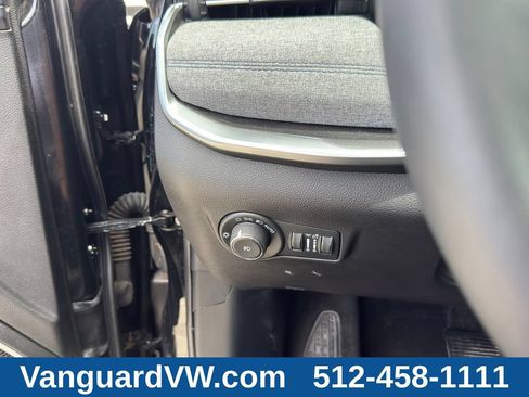 Used 2025 Jeep Compass Latitude w/ Convenience Group AWD/4WD image 22