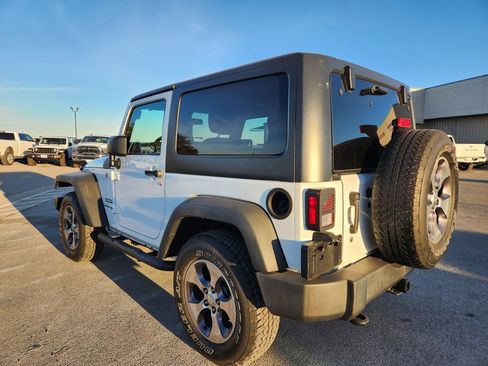 Used 2018 Jeep Wrangler Sport w/ Connectivity Group image 3