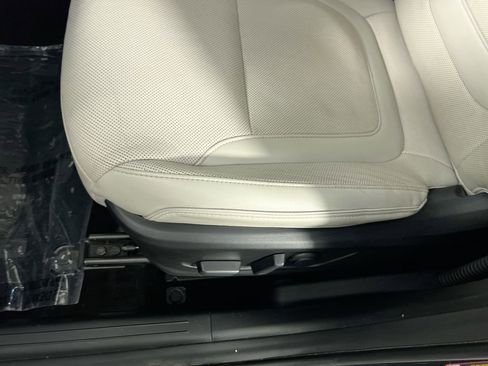 Used 2024 Hyundai Tucson Limited FWD image 13