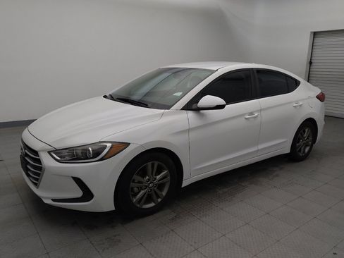 Used 2018 Hyundai Elantra SEL image 2