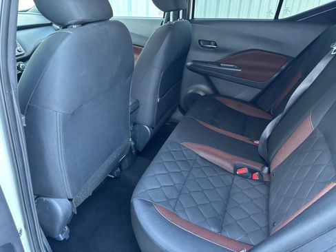 Used 2020 Nissan Kicks SR w/ Exterior Package image 27