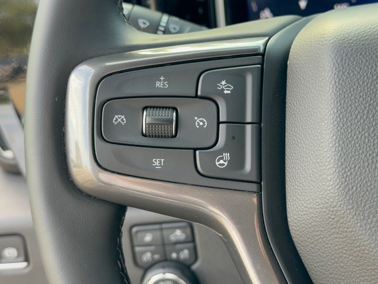 Certified 2025 Chevrolet Silverado 2500 ZR2 w/ Technology Package AWD/4WD image 18