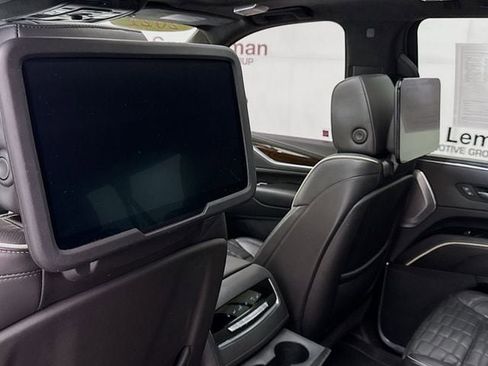 Used 2021 Cadillac Escalade ESV Sport Platinum image 27