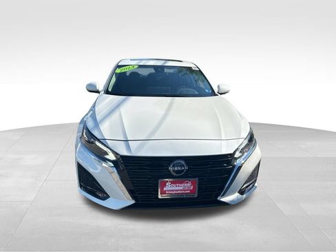 Used 2023 Nissan Altima 2.5 SL AWD/4WD image 9