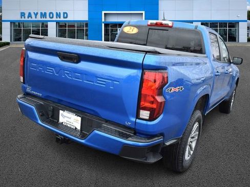 Used 2023 Chevrolet Colorado LT w/ LT Convenience Package II AWD/4WD image 4