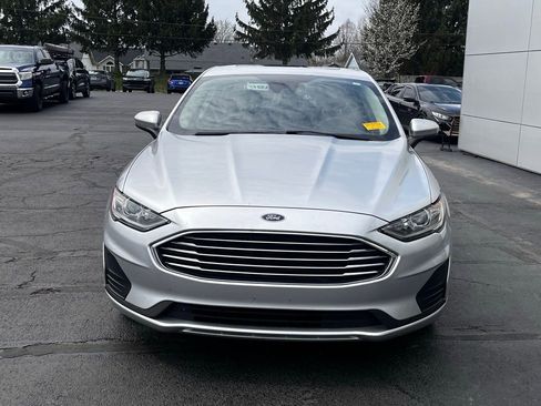 Used 2019 Ford Fusion SE image 3