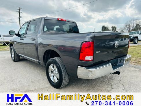 Used 2021 RAM 1500 Classic SLT AWD/4WD image 3