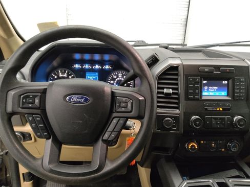 Used 2017 Ford F150 XLT AWD/4WD image 22