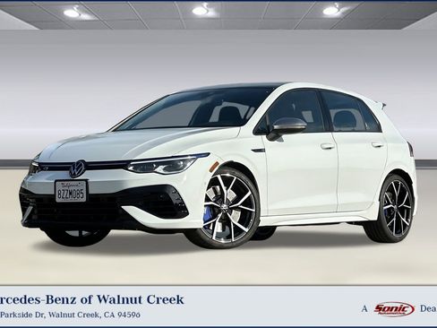 Used 2022 Volkswagen Golf R image 1