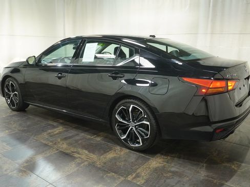 Used 2024 Nissan Altima 2.5 SR FWD image 7