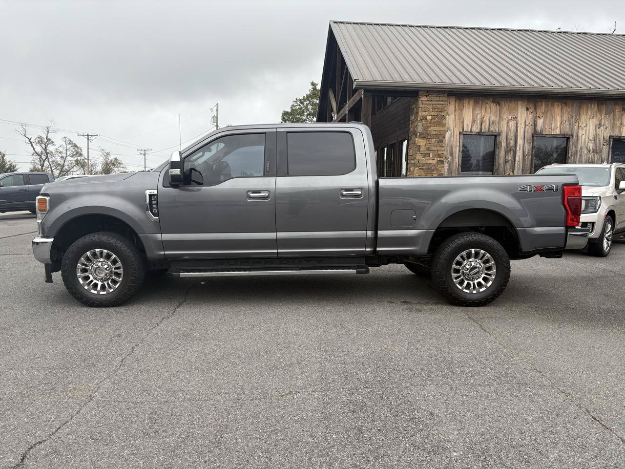 Used 2021 Ford F250 XLT w/ XLT Premium Package AWD/4WD image 3
