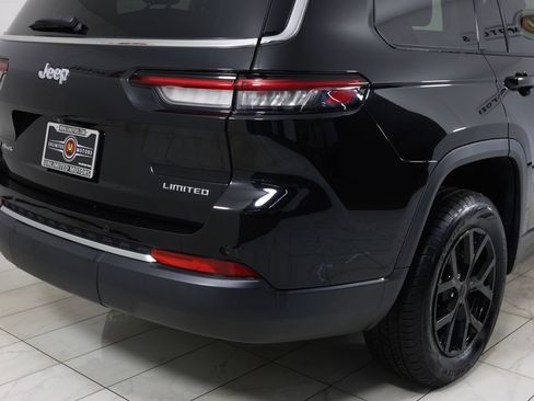 Used 2022 Jeep Grand Cherokee L Limited AWD/4WD image 46