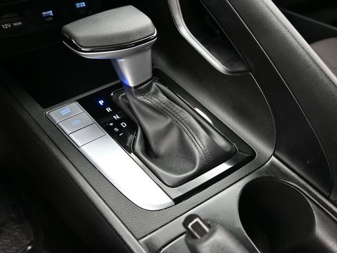 Used 2023 Hyundai Elantra SEL image 25