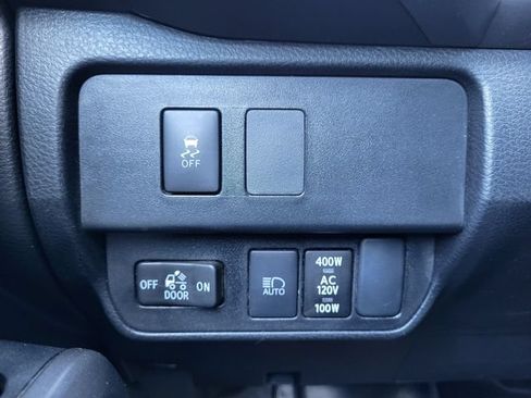 Used 2023 Toyota Tacoma TRD Off-Road w/ Technology Package AWD/4WD image 20