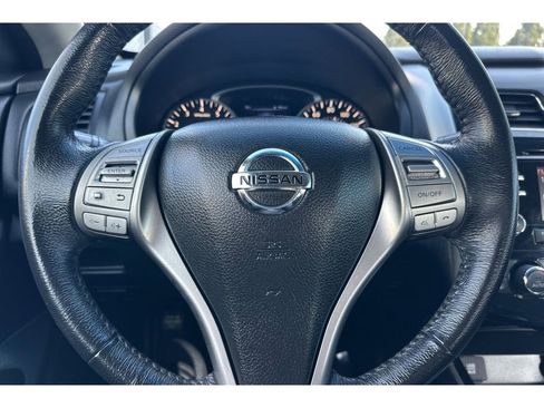 Used 2015 Nissan Altima 2.5 SV image 24