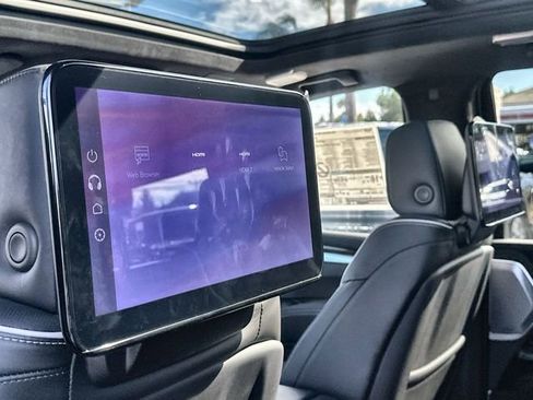 New 2025 Cadillac Escalade Premium Luxury Platinum image 36