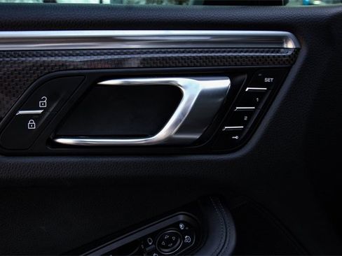 Used 2020 Porsche Macan S image 14