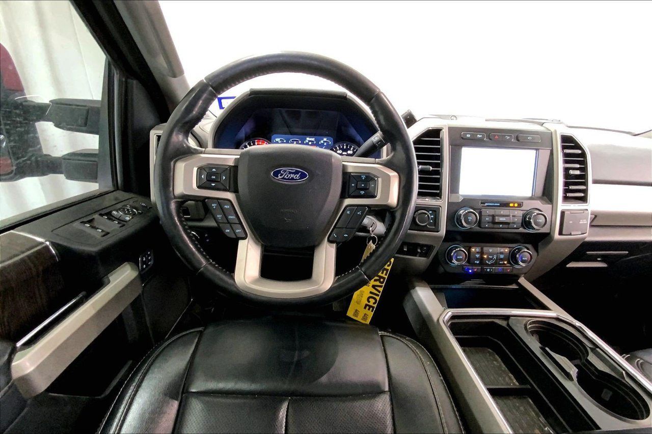 Used 2021 Ford F250 Lariat w/ Lariat Value Package AWD/4WD image 14