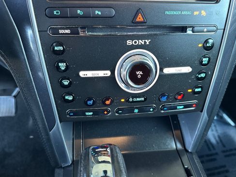 Used 2018 Ford Explorer Platinum image 23