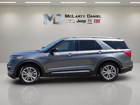 Used 2022 Ford Explorer Limited image 3