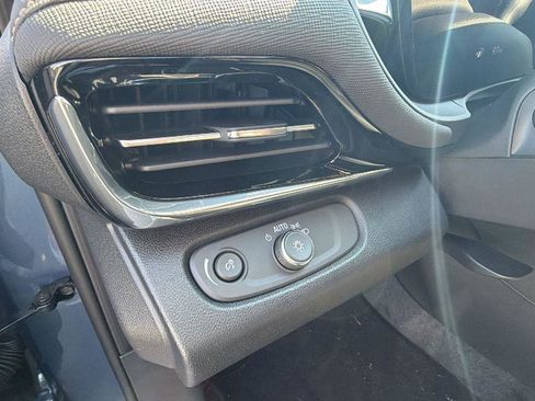 New 2025 Buick Envista Avenir image 17