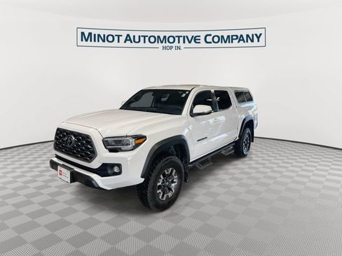 Used 2022 Toyota Tacoma TRD Off-Road AWD/4WD image 5