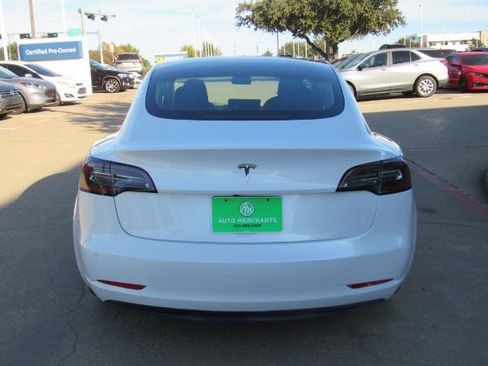 Used 2019 Tesla Model 3 Standard Range image 9