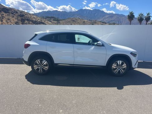 Used 2026 Mercedes-Benz GLA 250 image 4