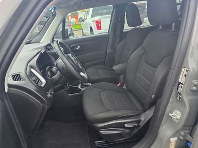 Used 2021 Jeep Renegade Latitude w/ Luxury Group I