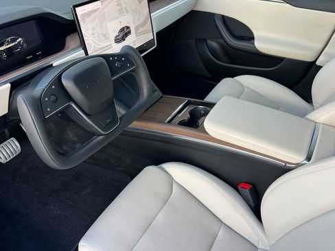 Used 2022 Tesla Model S AWD/4WD image 10