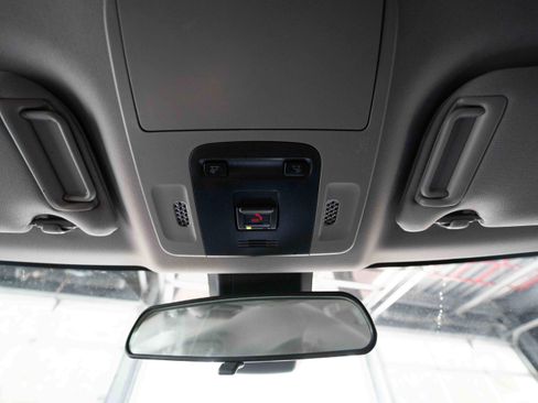 Used 2020 Toyota Camry SE w/ Carpet Mat Package image 18