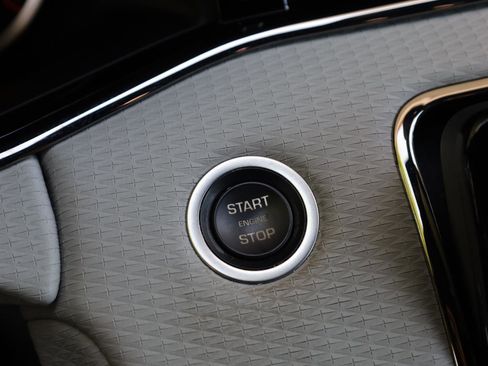 Used 2023 Land Rover Range Rover Evoque R-Dynamic S image 37