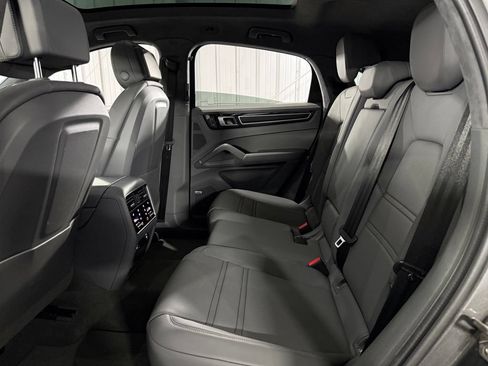 Used 2022 Porsche Cayenne GTS AWD/4WD image 27