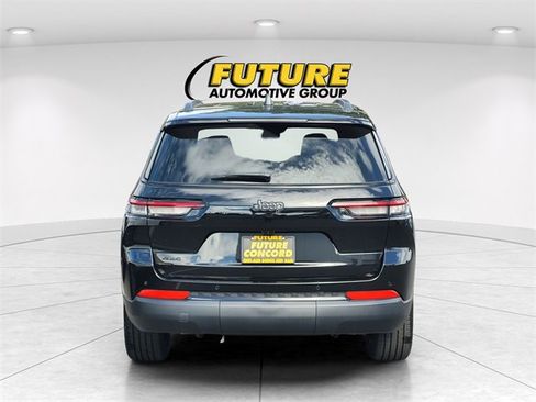 New 2025 Jeep Grand Cherokee L Altitude image 4