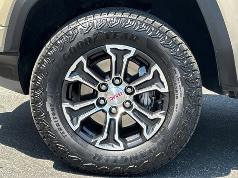 Certified 2024 GMC Canyon AT4 AWD/4WD image 27