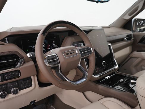 Used 2026 GMC Yukon XL Denali w/ Denali Reserve Package AWD/4WD image 29