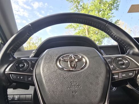 Used 2022 Toyota Camry SE w/ Convenience Package FWD image 24