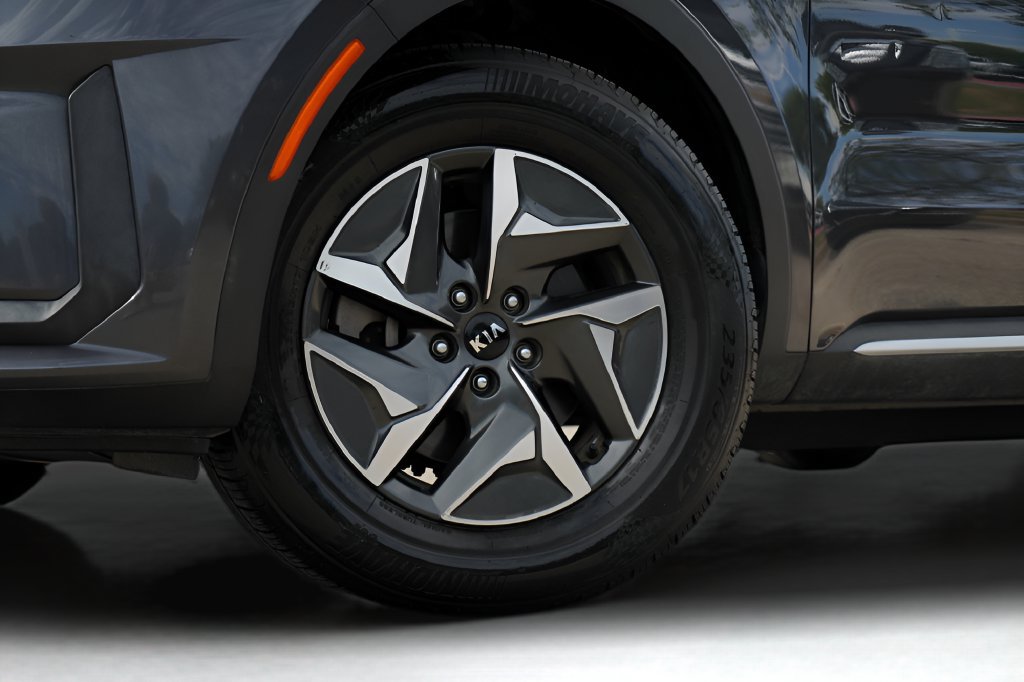 Used 2021 Kia Sorento S FWD image 3