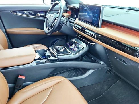 Used 2022 Lincoln Nautilus Reserve w/ Equipment Group 201A AWD/4WD image 34