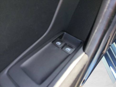 Used 2019 Volkswagen Beetle 2.0T S FWD image 12