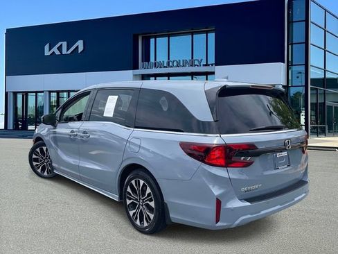 Used 2025 Honda Odyssey Elite image 4
