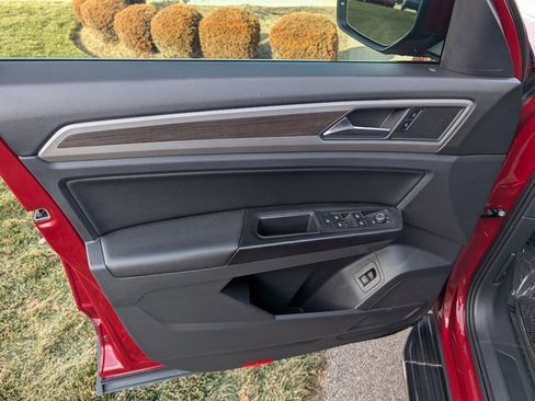 Used 2019 Volkswagen Atlas SE image 11