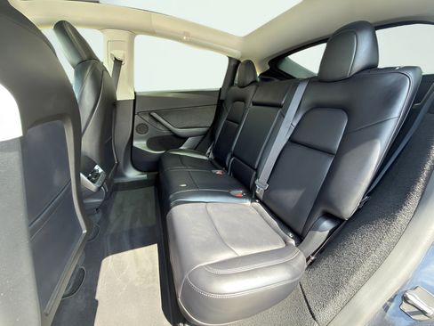 Used 2024 Tesla Model Y Long Range RWD image 33