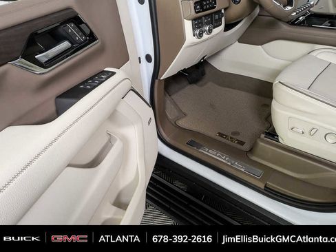 New 2026 GMC Yukon Denali image 8