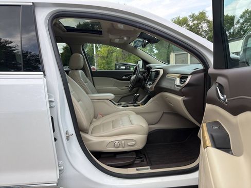 Used 2019 GMC Acadia Denali w/ Technology Package FWD image 38