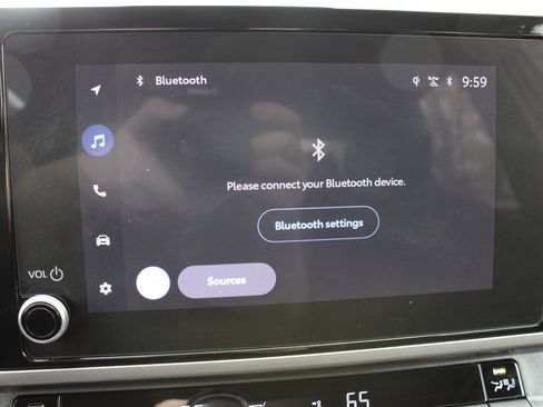 Used 2025 Toyota Camry LE FWD image 31