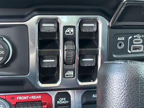 Used 2024 Jeep Wrangler Unlimited Rubicon 4xe AWD/4WD image 13