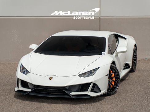 Used 2023 Lamborghini Huracan EVO image 1