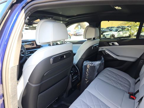 New 2026 BMW X6 M60i image 17