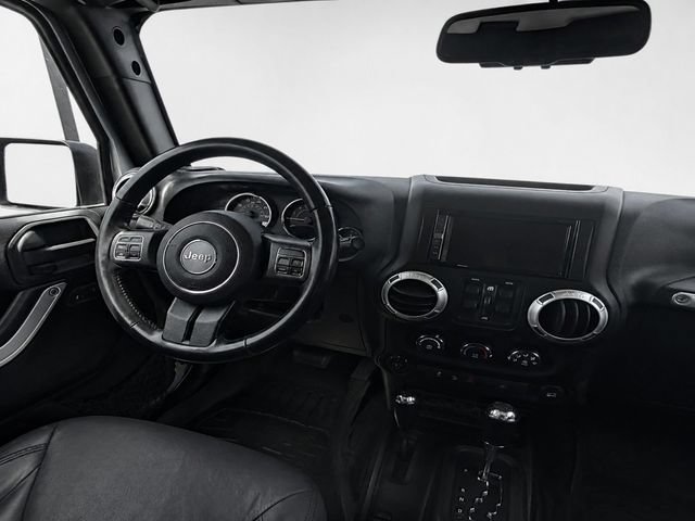 Used 2015 Jeep Wrangler Unlimited Rubicon w/ Connectivity Group AWD/4WD image 26